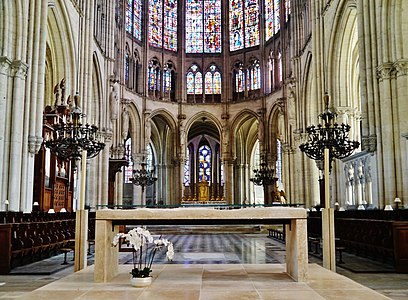 The altar and inner choir