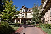 Cliff House, 306 Canon Avenue, built in 1874, was the second large hotel in Manitou Springs.[16][nb 2]