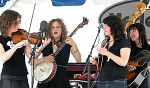Uncle Earl in 2007; from left to right: Rayna Gellert, Abigail Washburn, KC Groves and Kristin Andreassen