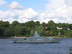 HMS Härnösand (K33) i på besök i Hamburg sommaren 2006.