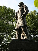 Памятник Бауману в Москве на Елоховской площади