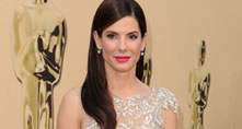 Actress Sandra Bullock arrives at the 82nd Annual Academy Awards on March 7, 2010 in Hollywood, California.