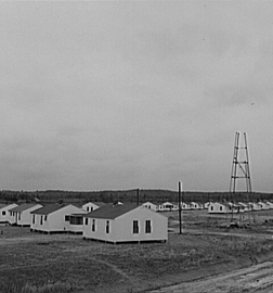 John Vachon, Group labor homes, Grayridge, New Madrid County, Missouri, November 1940, FSA-OWI Collection, Library of Congress, LC-USF34- 061862-D.
