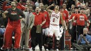 Dominating defense helps Bulls rout Heat