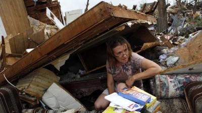 Tornado death toll climbs, many still missing