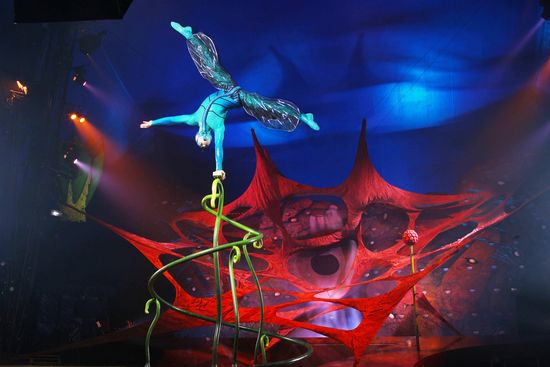 Cirque du Soleil OVO - hand balance - COVER MAIN