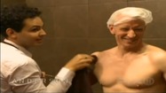 Video: Anderson Cooper gets a spray tan with Snooki
