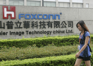 Foxconn workers threaten suicide amid protest over wages