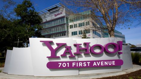 Activist shareholder Daniel Loeb reaffirmed his call for Yahoo to dismiss CEO Scott Thompson, urging the directors to appoint an interim CEO.