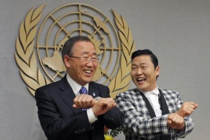 South Korean singer Psy goes Gangnam Style with U.N. Secretary-General Ban Ki-moon. REUTERS/Eduardo Munoz 