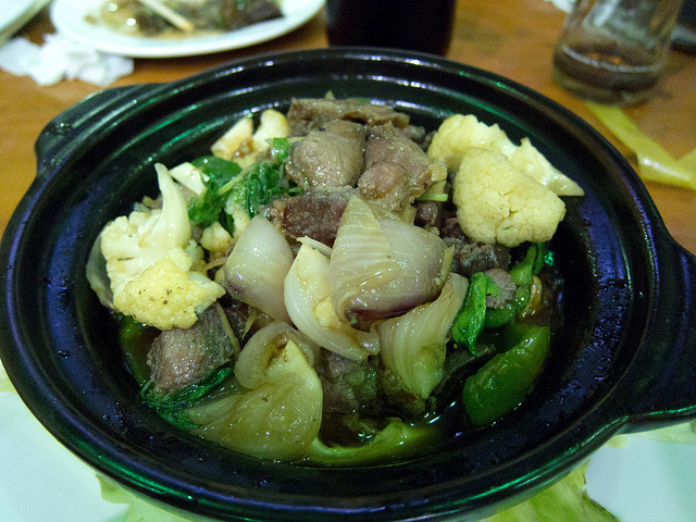 Wehtha Myae Oh (Pork in a ceramic bowl)