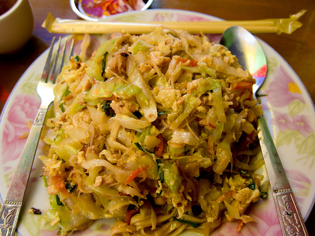 Khao Shwe Gyaw (Fried Noodles)