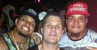 Image: Pouncey brothers wear 'Free Hernandez' hats (©Twitter/@JazzyNice5)