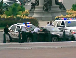Washington DC car chase: suspect shot dead after Capitol Hill lockdown