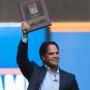 Piazza enters Mets Hall of Fame