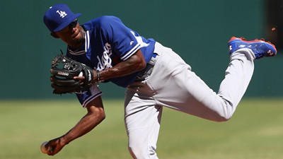  Dodgers' Dee Gordon works toward becoming the starting second baseman