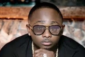 Sean Tizzle looks good in new promo photos