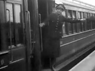 World War I: women in the workplace in Britain during World War I [Credit: Stock footage courtesy The WPA Film Library]