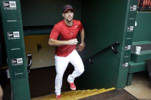 Cardinals cross fingers with Game 1 starter Wainwright - Photo