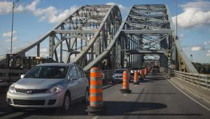 A view of the northbound lane of the Mercier bridge.