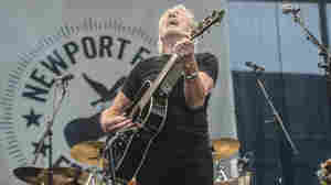 Connecting the folk tradition to Dark Side of the Moon, Roger Waters closed out the first day of the 2015 Newport Folk Festival.