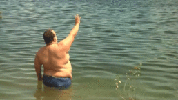 Sumo Swimmer Shoots For New Record