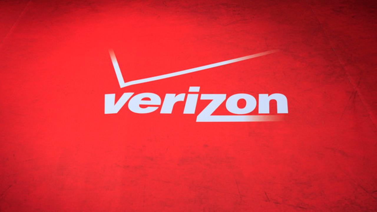 FILE PHOTO: The Verizon logo is displayed in New York.