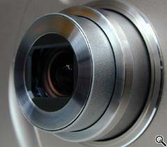 Canon S20 lens close-up (click for larger image)
