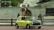 Mr Bean seeks The Queen at Buckingham birthday
