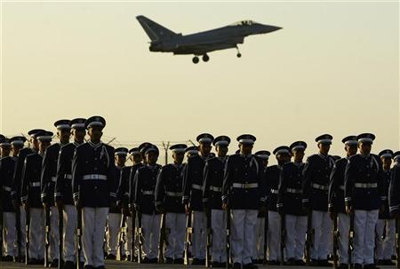 A Saudi air force jet flies in formation during a graduation ceremony for air force officers at King Faisal military college in Riyadh December 27, 2009.  REUTERS/Fahad Shadeed