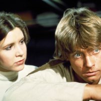 Still of Carrie Fisher and Mark Hamill in Star Wars (1977)
