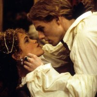 Still of Tom Cruise and Indra Ové in Interview with the Vampire: The Vampire Chronicles (1994)