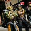 Still of Noel Fisher, Jeremy Howard, Johnny Knoxville, Alan Ritchson and Pete Ploszek in Teenage Mutant Ninja Turtles: Out of the Shadows (2016)