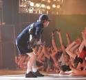 AC/DC's Angus Young Handles a Heckler During 