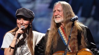 Flashback: See Shania Twain, Willie Nelson Sing 'Blue Eyes Crying'