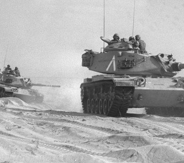An Israeli tank unit crosses the Sinai, heading for the Suez Canal. (Israeli Government Press Office)
