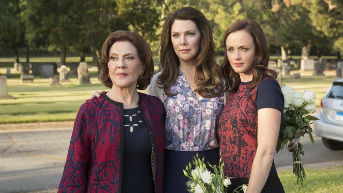 Kelly Bishop, Alexis Bledel, and Lauren Graham in Gilmore Girls: A Year in the Life (2016)