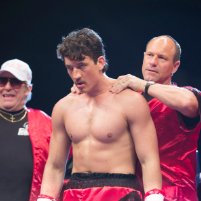Aaron Eckhart, Ciarán Hinds, and Miles Teller in Bleed for This (2016)