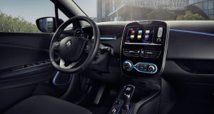The Renaul Zoe 4.0’s cabin looks quite nice and while the quality of the cabin plastics is pretty flimsy, Renault’s engineers have clearly been hard at work as there was not a single squeak nor rattle from within the car