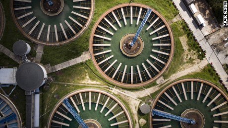 With a geometry resembling a giant Ferris wheel, the sewage treatment plants viewed vertically from above has resulted in a unique industrial aesthetics rarely seen in the cityscape.