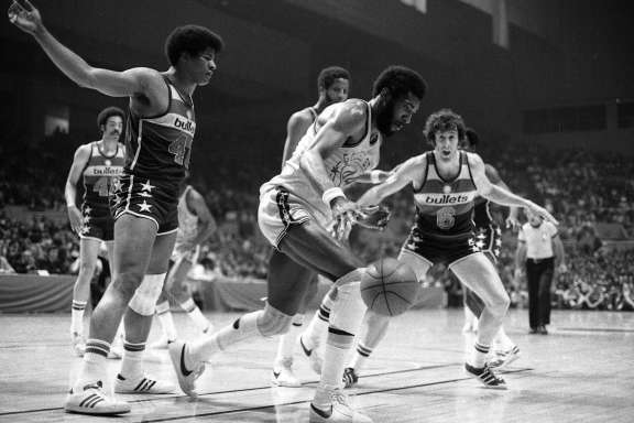 Golden State Warriors vs the Washington Bullets in Game 2 of the  NBA championship. 
Clifford Ray
Photos shot 05/20/1975