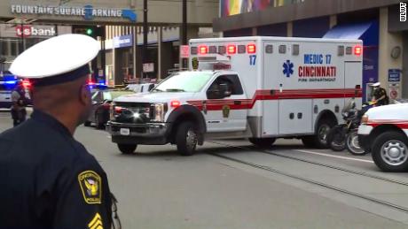 Authorities respond to the scene of a shooting at Cincinnati&#39;s Fountain Square. 