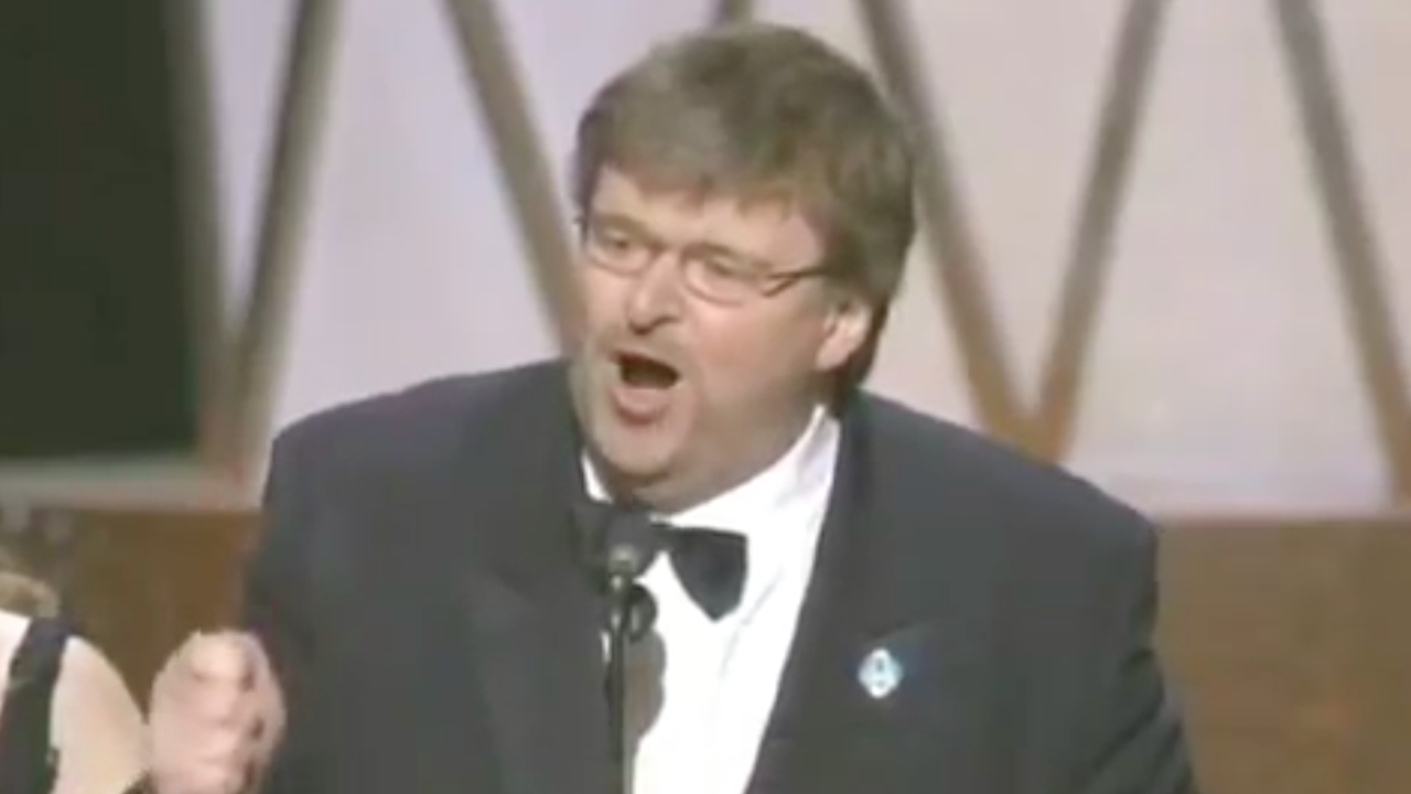 Michael Moore Wins Oscar for 'Bowling for Columbine'