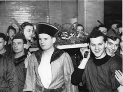 Photograph of students at a Boar's Head dinner