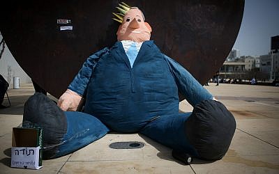 A giant doll in the form of Prime Minister Benjamin Netanyahu, placed at Habima Square in Tel Aviv on April 7, 2019. (Flash90)