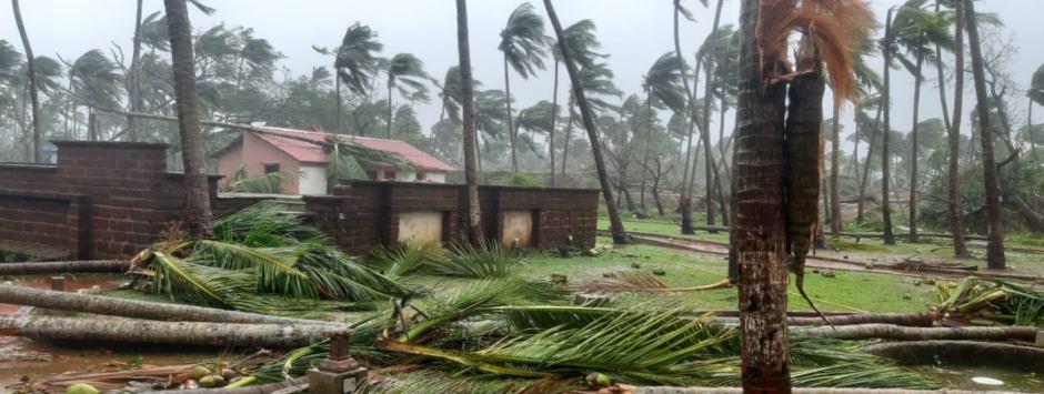 Cyclone Fani LIVE Updates: DGCA cancels domestic, international flights starting 3 pm today to 8 am tomorrow from Kolkata airport