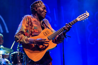 Oliver "Tuku" Mtukudzi performing in 2018. Credit: Mário Pires.
