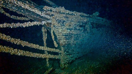 'Mysterious ghost ship' discovered in Lake Michigan