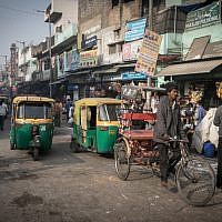 Rickshaws in New Delhi, India. December 12, 2016. Nati Shohat/FLASH90)