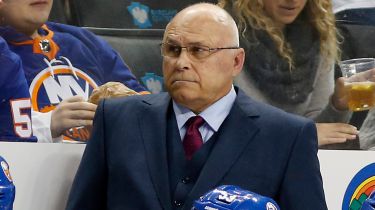 Islanders head coach Barry Trotz of against the